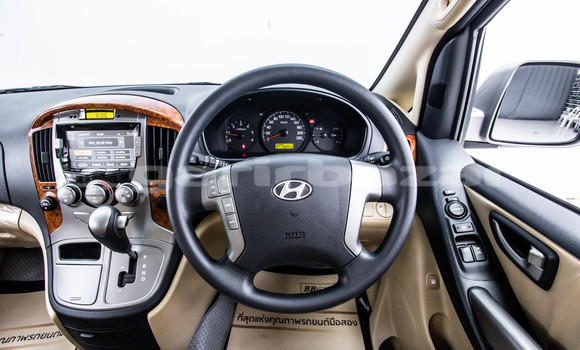 ซื้อ รถมือสอง Hyundai H1 สีน้ำตาล รถยนต์ ใน %{เมือง} ใน กรุงเทพมหานคร ซื้อ รถมือสอง Hyundai H1 สีน้ำตาล รถยนต์ ใน %{เมือง} ใน กรุงเทพมหานคร