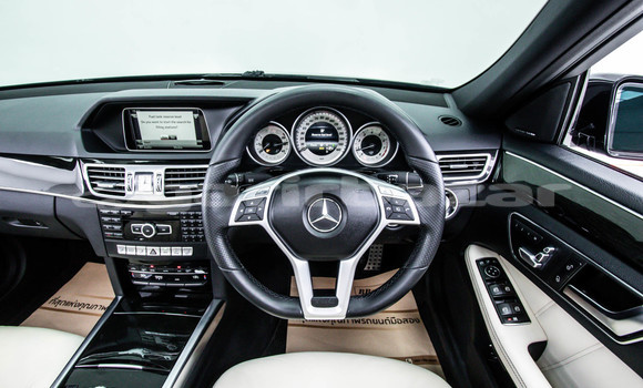 ซื้อ รถมือสอง Mercedes-Benz E-Classe สีดำ รถยนต์ ใน %{เมือง} ใน กรุงเทพมหานคร ซื้อ รถมือสอง Mercedes-Benz E-Classe สีดำ รถยนต์ ใน %{เมือง} ใน กรุงเทพมหานคร