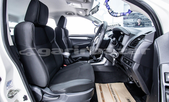 Buy Used Isuzu D-Max White Car in Bangkok in Bangkok Buy Used Isuzu D-Max White Car in Bangkok in Bangkok