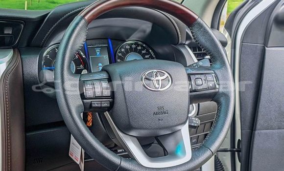Buy Used Toyota Fortuner White Car in Chai Nat in Chai Nat Buy Used Toyota Fortuner White Car in Chai Nat in Chai Nat