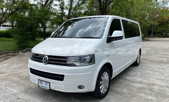 Buy Used Volkswagen Caravelle White Car in Bangkok in Bangkok