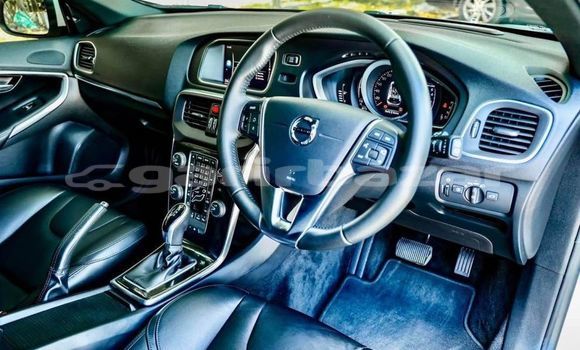 Buy Used Volvo V40 White Car in Bangkok in Bangkok Buy Used Volvo V40 White Car in Bangkok in Bangkok