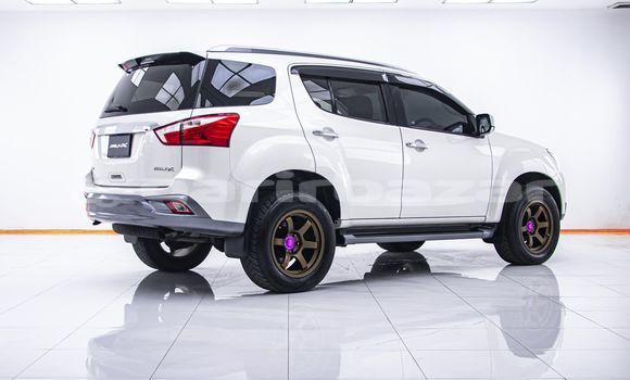 Buy Used Isuzu MU-X White Car in Bangkok in Bangkok Buy Used Isuzu MU-X White Car in Bangkok in Bangkok