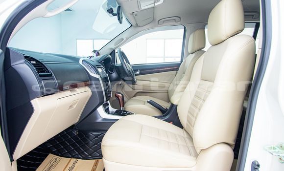 Buy Used Isuzu MU-X White Car in Bangkok in Bangkok Buy Used Isuzu MU-X White Car in Bangkok in Bangkok