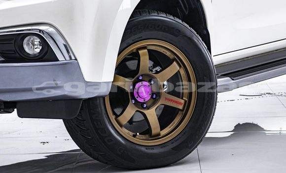 Buy Used Isuzu MU-X White Car in Bangkok in Bangkok Buy Used Isuzu MU-X White Car in Bangkok in Bangkok