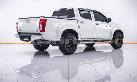 Buy Used Isuzu D-Max White Car in Bangkok in Bangkok Buy Used Isuzu D-Max White Car in Bangkok in Bangkok