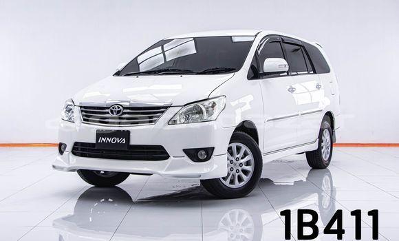 Buy Used Toyota Innova White Car in Bangkok in Bangkok