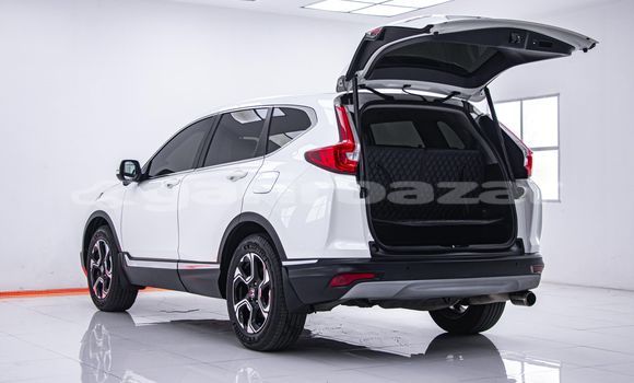 Buy Used Honda CR-V White Car in Bangkok in Bangkok Buy Used Honda CR-V White Car in Bangkok in Bangkok