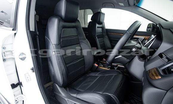 Buy Used Honda CR-V White Car in Bangkok in Bangkok Buy Used Honda CR-V White Car in Bangkok in Bangkok