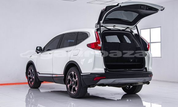 Buy Used Honda CR-V White Car in Bangkok in Bangkok Buy Used Honda CR-V White Car in Bangkok in Bangkok