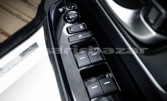 Buy Used Honda CR-V White Car in Bangkok in Bangkok Buy Used Honda CR-V White Car in Bangkok in Bangkok