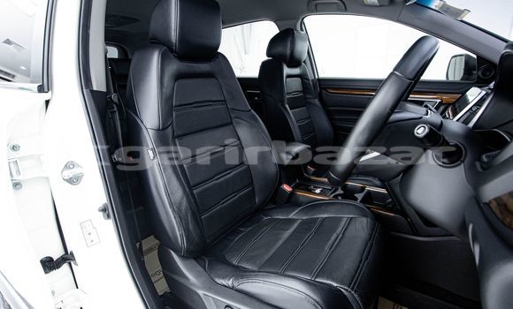 Buy Used Honda CR-V White Car in Bangkok in Bangkok Buy Used Honda CR-V White Car in Bangkok in Bangkok
