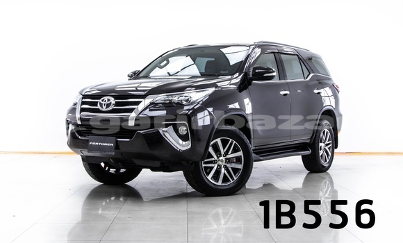 ซื้อ รถมือสอง Toyota Fortuner สีน้ำตาล รถยนต์ ใน %{เมือง} ใน กรุงเทพมหานคร