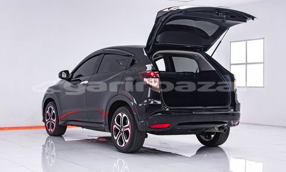 ซื้อ รถมือสอง Honda HR-V สีดำ รถยนต์ ใน %{เมือง} ใน กรุงเทพมหานคร ซื้อ รถมือสอง Honda HR-V สีดำ รถยนต์ ใน %{เมือง} ใน กรุงเทพมหานคร