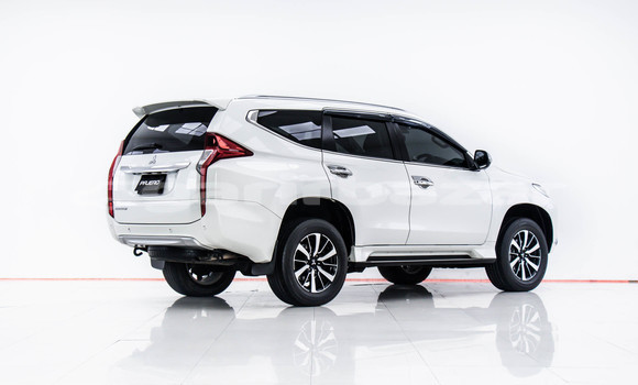 Buy Used Mitsubishi Pajero Sport White Car in Bangkok in Bangkok Buy Used Mitsubishi Pajero Sport White Car in Bangkok in Bangkok