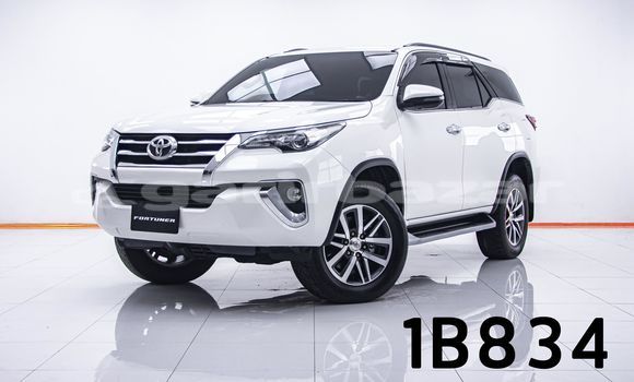 Buy Used Toyota Fortuner White Car in Bangkok in Bangkok