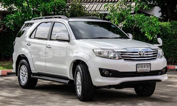 Buy Used Toyota Fortuner White Car in Bangkok in Bangkok