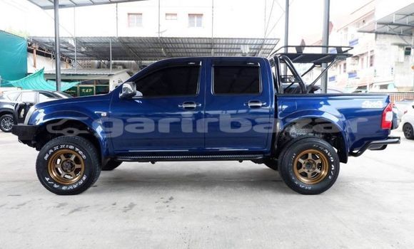 Buy Used Isuzu D-Max Blue Car in Bangkok in Bangkok Buy Used Isuzu D-Max Blue Car in Bangkok in Bangkok