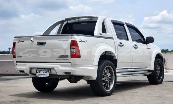 Buy Used Isuzu D-Max White Car in Buri Ram in Buri Ram Buy Used Isuzu D-Max White Car in Buri Ram in Buri Ram