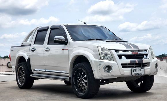 Buy Used Isuzu D-Max White Car in Buri Ram in Buri Ram Buy Used Isuzu D-Max White Car in Buri Ram in Buri Ram