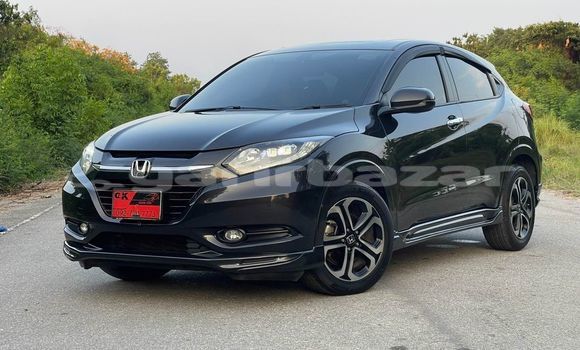 ซื้อ รถมือสอง Honda HR-V สีดำ รถยนต์ ใน %{เมือง} ใน กรุงเทพมหานคร