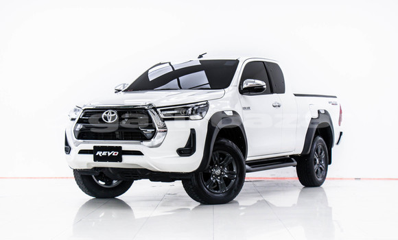 Buy Used Toyota Hiluxe Revo White Car in Bangkok in Bangkok Buy Used Toyota Hiluxe Revo White Car in Bangkok in Bangkok