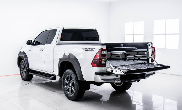 Buy Used Toyota Hiluxe Revo White Car in Bangkok in Bangkok Buy Used Toyota Hiluxe Revo White Car in Bangkok in Bangkok