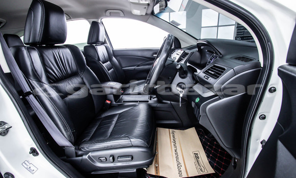 Buy Used Honda CR-V White Car in Bangkok in Bangkok Buy Used Honda CR-V White Car in Bangkok in Bangkok