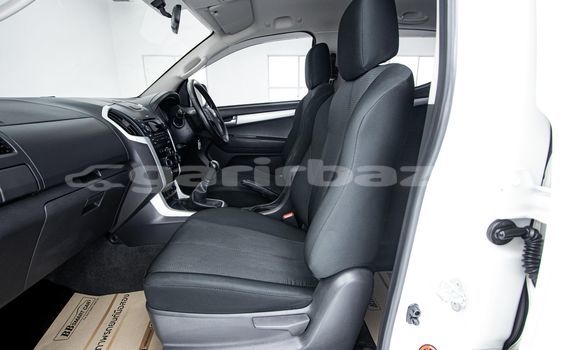 Buy Used Isuzu D-Max White Car in Bangkok in Bangkok Buy Used Isuzu D-Max White Car in Bangkok in Bangkok