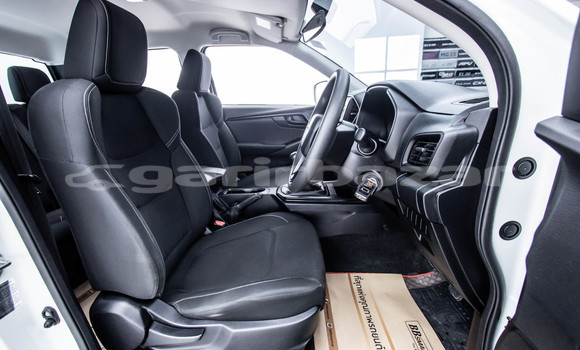 Buy Used Isuzu D-Max White Car in Bangkok in Bangkok Buy Used Isuzu D-Max White Car in Bangkok in Bangkok