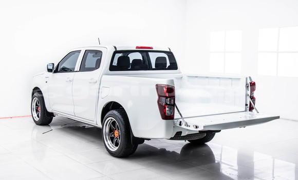 Buy Used Isuzu D-Max White Car in Bangkok in Bangkok Buy Used Isuzu D-Max White Car in Bangkok in Bangkok