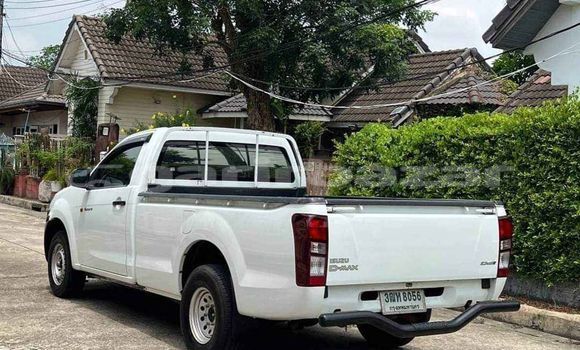 ซื้อ รถมือสอง Isuzu D-Max อื่น ๆ รถยนต์ ใน %{เมือง} ใน ฉะเชิงเทรา ซื้อ รถมือสอง Isuzu D-Max อื่น ๆ รถยนต์ ใน %{เมือง} ใน ฉะเชิงเทรา