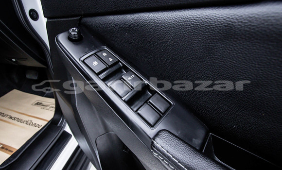 Buy Used Isuzu MU-X White Car in Bangkok in Bangkok Buy Used Isuzu MU-X White Car in Bangkok in Bangkok