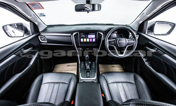 Buy Used Isuzu MU-X White Car in Bangkok in Bangkok Buy Used Isuzu MU-X White Car in Bangkok in Bangkok