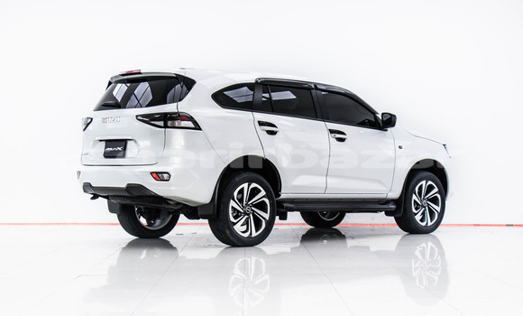 Buy Used Isuzu MU-X White Car in Bangkok in Bangkok Buy Used Isuzu MU-X White Car in Bangkok in Bangkok