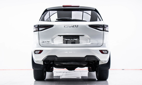 Buy Used Isuzu MU-X White Car in Bangkok in Bangkok Buy Used Isuzu MU-X White Car in Bangkok in Bangkok