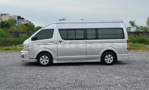 Buy Used Toyota Commuter Silver Car in Bangkok in Bangkok Buy Used Toyota Commuter Silver Car in Bangkok in Bangkok