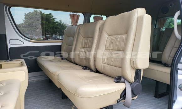 Buy Used Toyota Commuter Silver Car in Bangkok in Bangkok Buy Used Toyota Commuter Silver Car in Bangkok in Bangkok