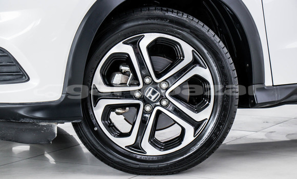 Buy Used Honda HR-V White Car in Bangkok in Bangkok Buy Used Honda HR-V White Car in Bangkok in Bangkok