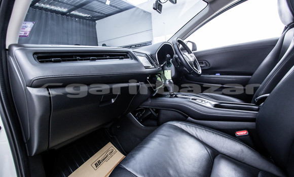 Buy Used Honda HR-V White Car in Bangkok in Bangkok Buy Used Honda HR-V White Car in Bangkok in Bangkok