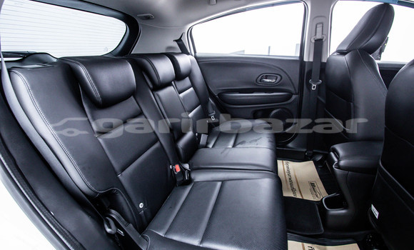 Buy Used Honda HR-V White Car in Bangkok in Bangkok Buy Used Honda HR-V White Car in Bangkok in Bangkok