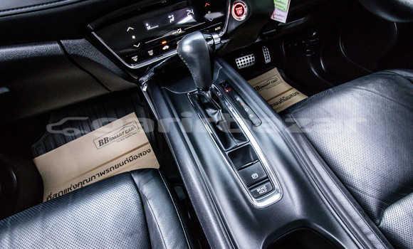 Buy Used Honda HR-V White Car in Bangkok in Bangkok Buy Used Honda HR-V White Car in Bangkok in Bangkok