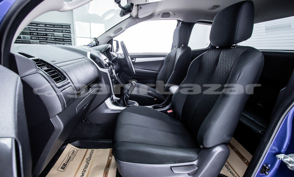 Buy Used Isuzu D-Max Blue Car in Bangkok in Bangkok Buy Used Isuzu D-Max Blue Car in Bangkok in Bangkok