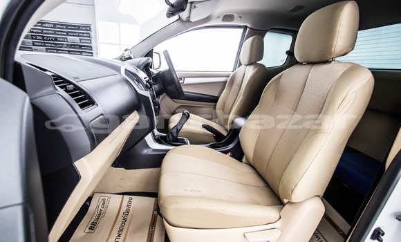 Buy Used Isuzu D-Max White Car in Bangkok in Bangkok Buy Used Isuzu D-Max White Car in Bangkok in Bangkok