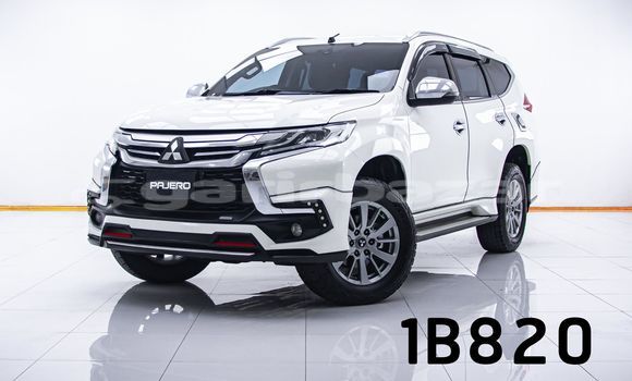 ซื้อ รถมือสอง Mitsubishi Pajero ขาว รถยนต์ ใน %{เมือง} ใน กรุงเทพมหานคร