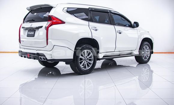 Buy Used Mitsubishi Pajero White Car in Bangkok in Bangkok Buy Used Mitsubishi Pajero White Car in Bangkok in Bangkok