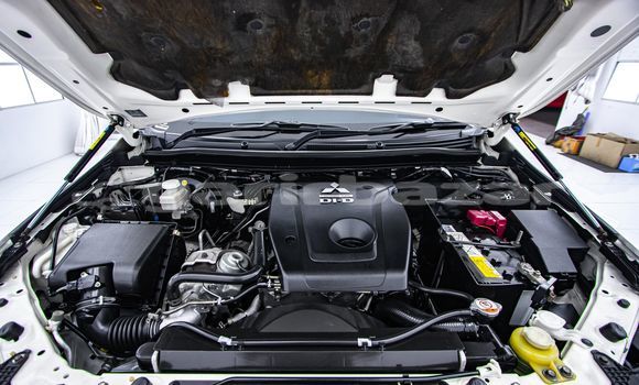 Buy Used Mitsubishi Pajero White Car in Bangkok in Bangkok Buy Used Mitsubishi Pajero White Car in Bangkok in Bangkok