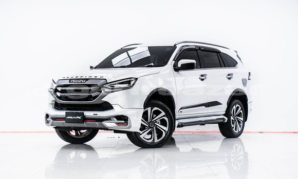 Buy Used Isuzu MU-X White Car in Bangkok in Bangkok Buy Used Isuzu MU-X White Car in Bangkok in Bangkok