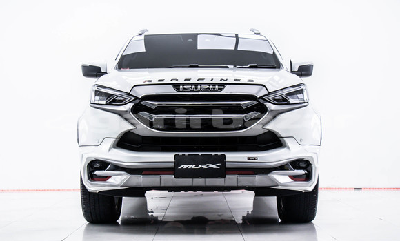 Buy Used Isuzu MU-X White Car in Bangkok in Bangkok Buy Used Isuzu MU-X White Car in Bangkok in Bangkok