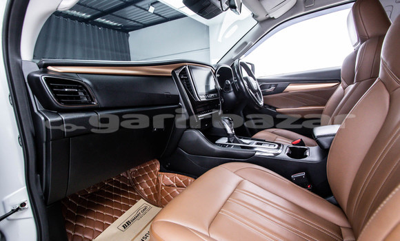 Buy Used Isuzu MU-X White Car in Bangkok in Bangkok Buy Used Isuzu MU-X White Car in Bangkok in Bangkok